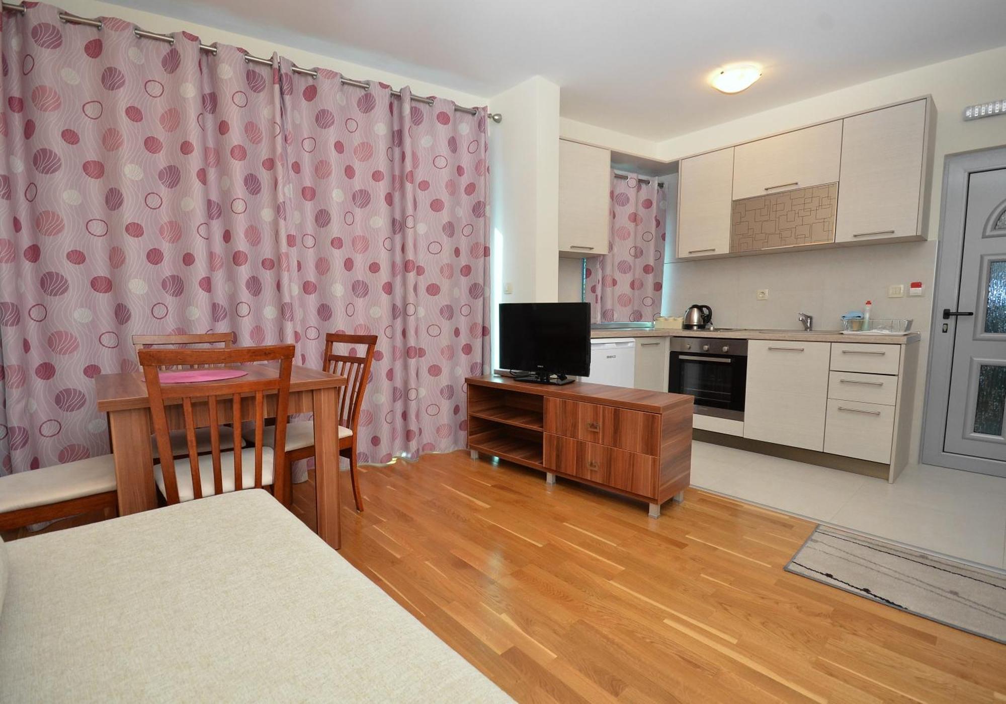 Apartments Rafailovic Ljubo Rafajlovići Rum bild