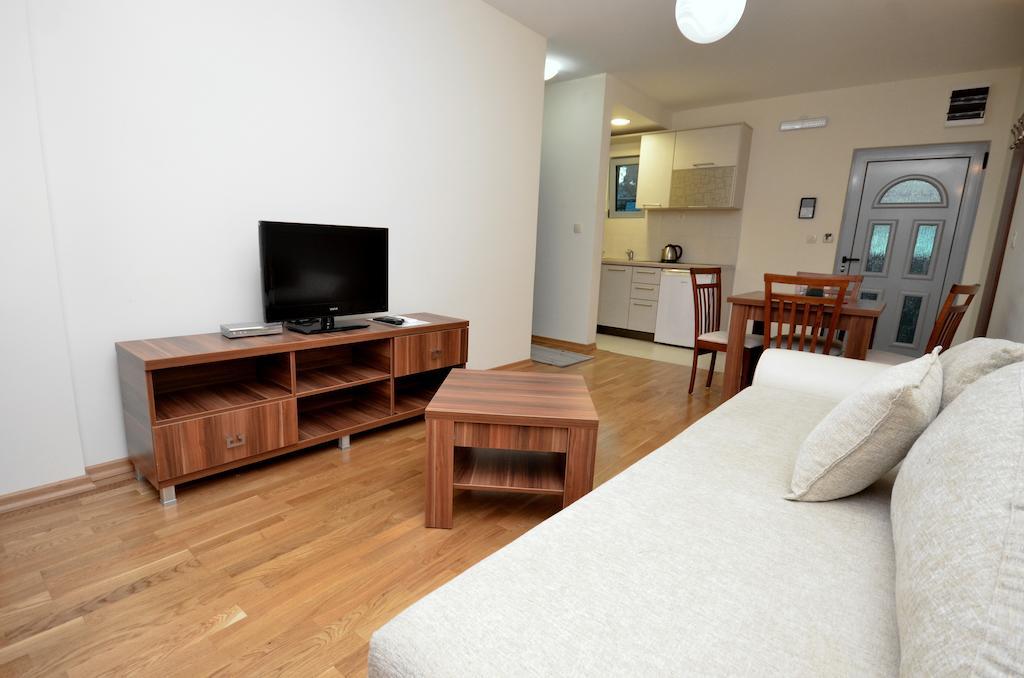 Apartments Rafailovic Ljubo Rafajlovići Rum bild